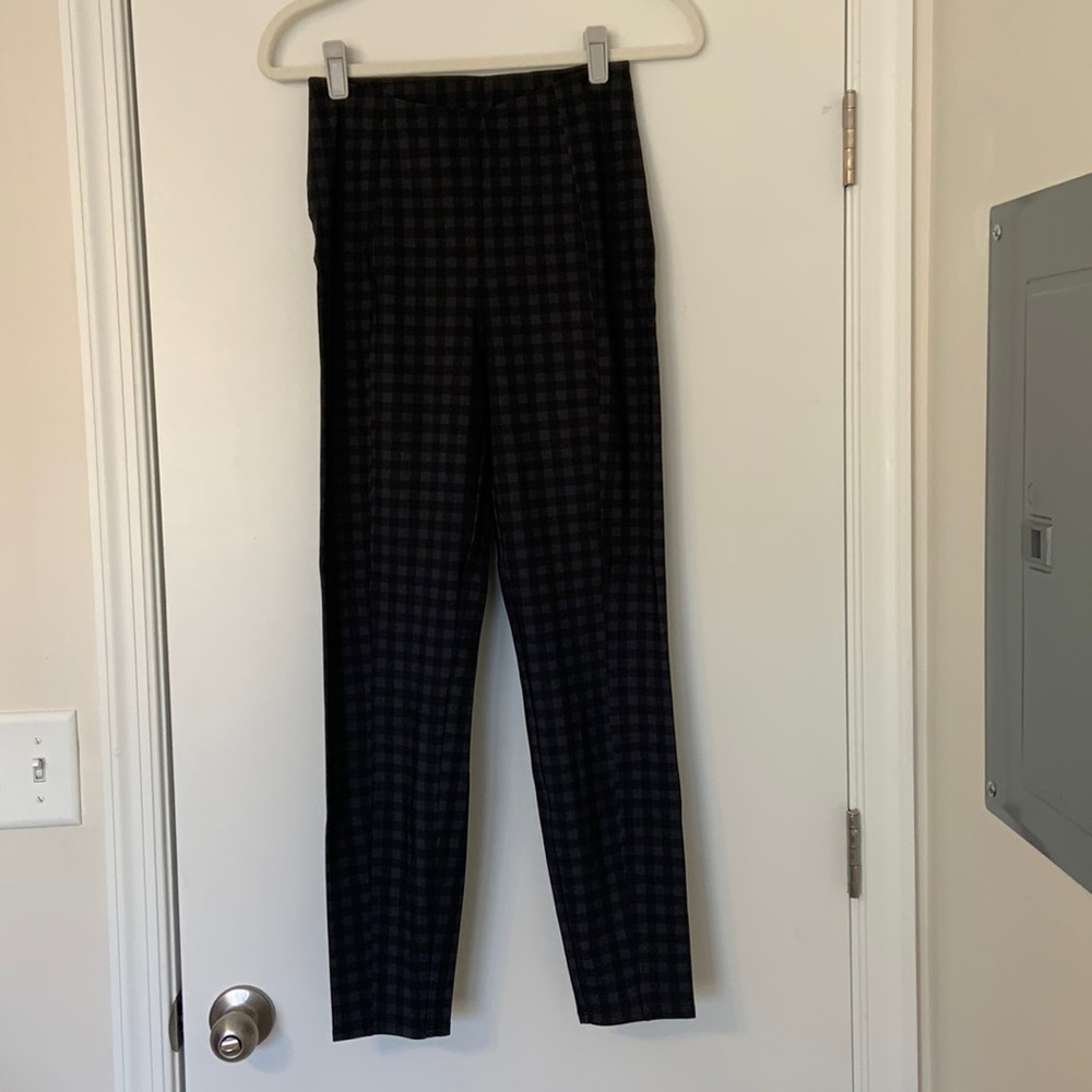 Lululemon trouser high rise 7/8 pants size 6 in plaid!